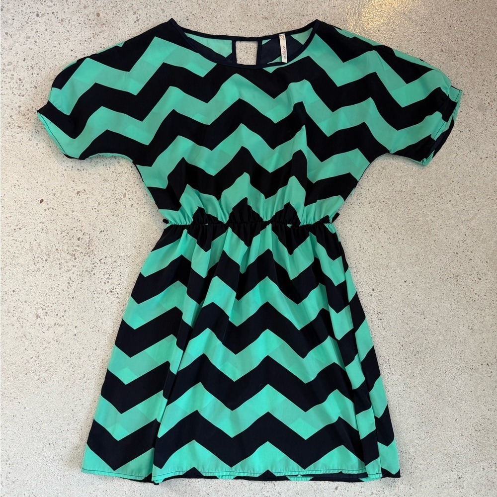 Milibon Chevron Stripe‎ Dress Women's Medium Green Navy Short Sleeve Casual